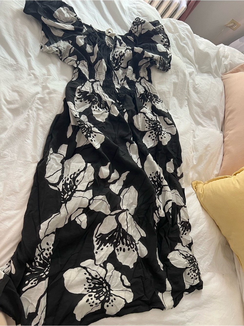 H&M Black & White Floral Off-Shoulder Women's Dress lightweight M/L